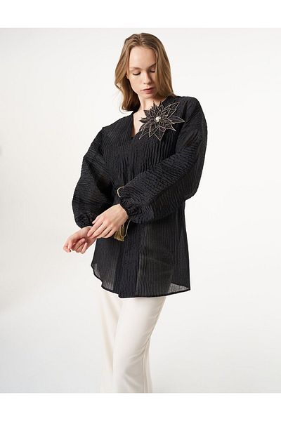 Kayra Floral Appliqued Jacquard Kimono Black
