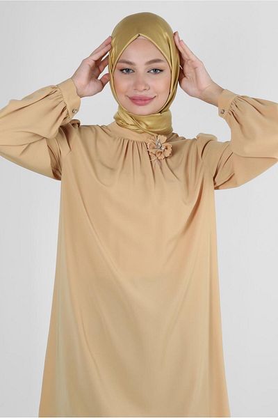 Alvina ASYMMETRIC CUT TUNIC WITH FLOWER ACCESSORY 43610