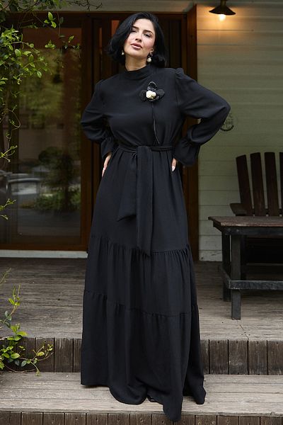 InStyle Black Dress with Flower Brooch Detail Belted