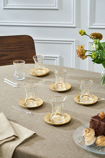 Karaca Ada 6-Person 18 Piece Tea Set Gold
