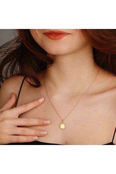 ALTINTEMAS Güneş Figürlü Kolye – 18K Altın Kaplama 925 Ayar Gümüş, Enerjik ve Işıltılı Tasarım