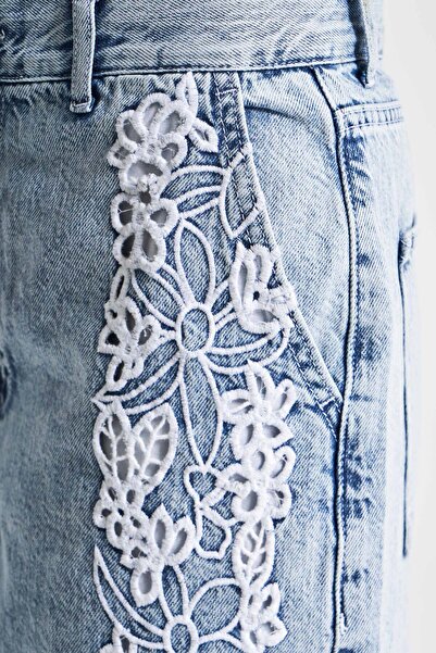 its basic Kadın Snow Kot Rengi 3s5-3 Dantel Nakışlı Maxi Boy Uzun Tasarım Denim Bermuda Şort