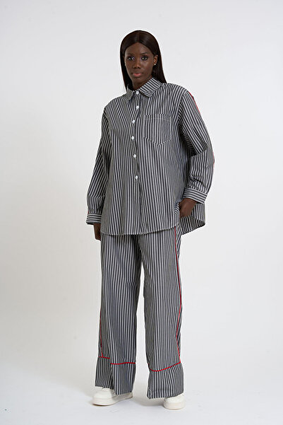 HANIQA بدلة مخططة مع تفاصيل الأنابيب