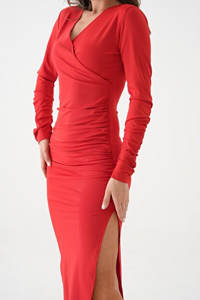 barış sülün lovebox Esnek Dalgıç Kumaş Midi Boy Kruvaze Yaka Yırtmaç Detaylı Uzun Kollu Kırmızı Abiye Elbise 6031