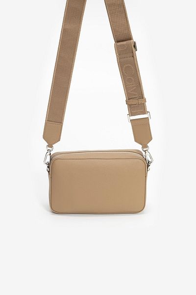 Calvin Klein Ck Must Conv Camera Bag_Caviar Shoulder Bag