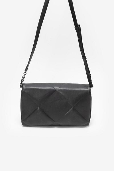 Calvin Klein Women's Brand Logo Chain Detailed Shoulder Strap Stylish Designed Black Bag Suitable for Daily Use K60