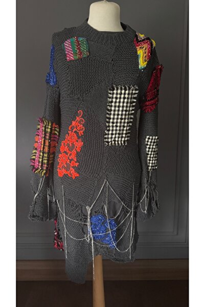 Kübra Tekin İşlemeli Tasarım Elbise