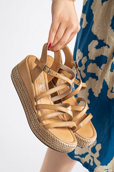 Elile Shoes Sandale cu toc cu pană din piele naturală