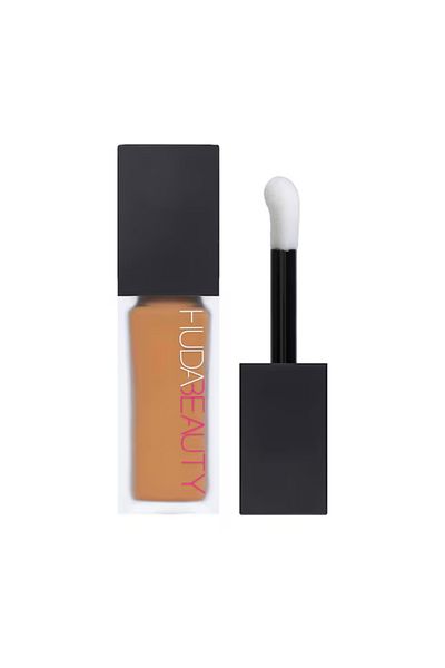 Huda Beauty Matte & Radiant Liquid Concealer - Paintbutter 6.7R