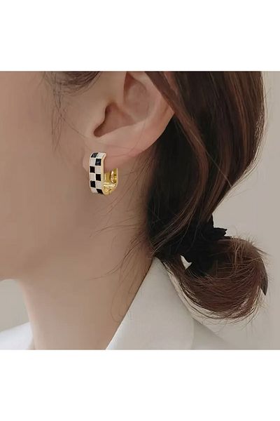 KÜP AKSESUAR Vintage Checkered Hoop Earrings