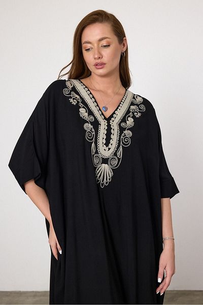 Hazinedan Φόρεμα Plus Size Sweetheart λαιμόκοψη με λεπτομέρεια κεντήματος