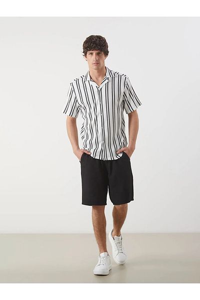 LC Waikiki Мъжки къси панталони LCW Vision Black Standard Fit с ленен вид