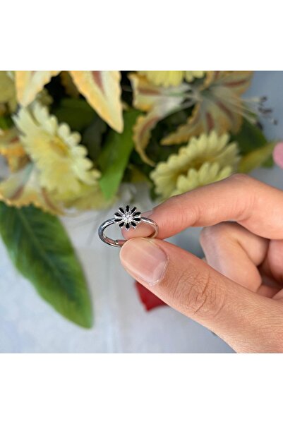 IRIS 925 Ayar Gümüş Papatya Ayarlanabilir Boylu Yüzük
