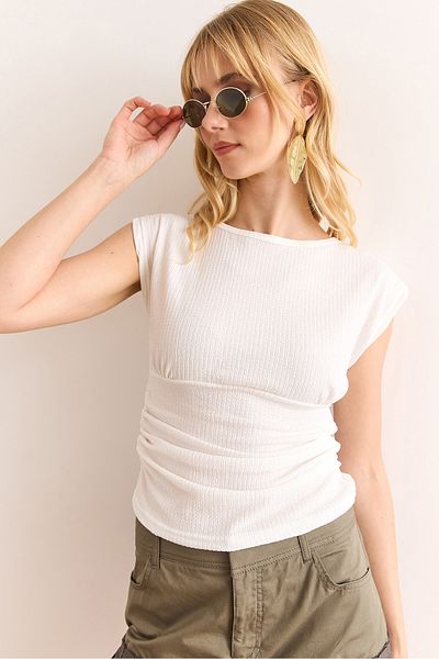 Olalook Γυναικεία λευκή μπλούζα με λεπτομέρεια Crop Twisted BLZ-19002964