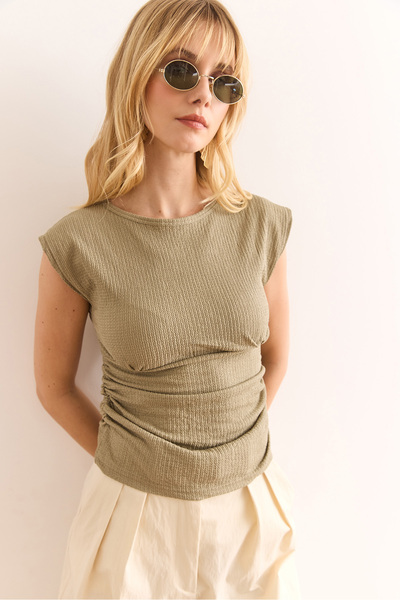 Olalook Γυναικεία Μπεζ ντραπέ Λεπτομερής Crop Twist Μπλούζα BLZ-19002964