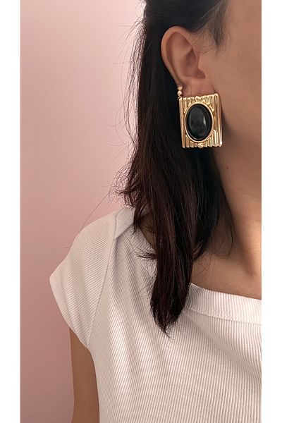 YENGEÇ Vintage Model Black Gold Detail Earrings