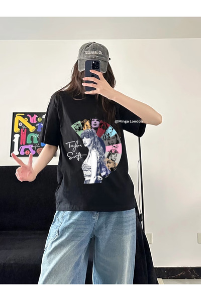 Minga London Tricou unisex oversize cu imprimeu frontal Taylor Swift Era negr...