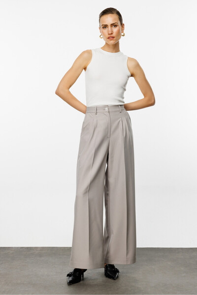 KUAD بنطلون بالازو مطوي بالحجر