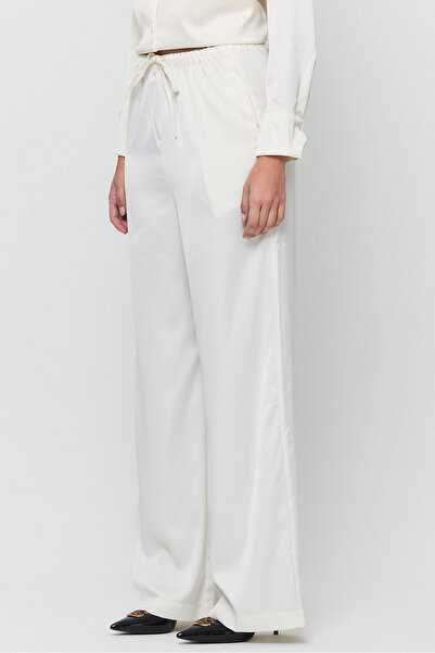 TREND KOMBİN White Pleated Satin Palazzo Trousers - Modern & Stylish Design