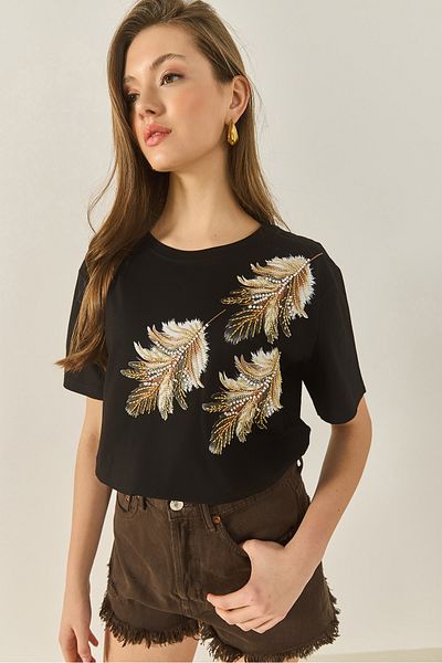 Bianco Lucci Women's Shoulder Leaf Patterned Beadwork Detailed Comfortable Fit Cotton T-Shirt 1850 60283283