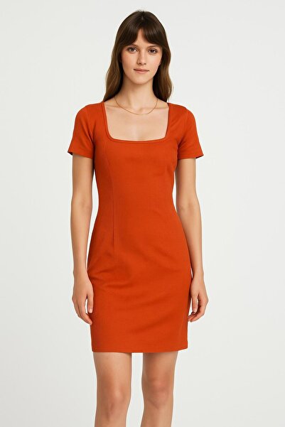 HAKKE Kare Yaka Sırt Dekolteli Bürümcük Elbise