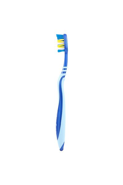 Colgate ZigZag Flexible Soft Toothbrush – 1 Pc, Assorted Colour – Multi-Angle Bristles for Deep,