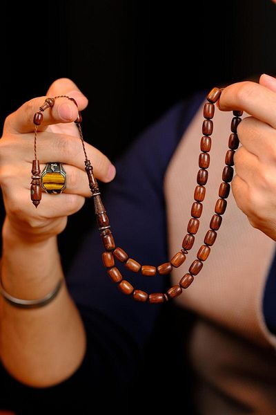 dergah tesbih Master Mucahit Şener Authentic Carving Series Capsule Cut Yi-Lan Tree Rosary