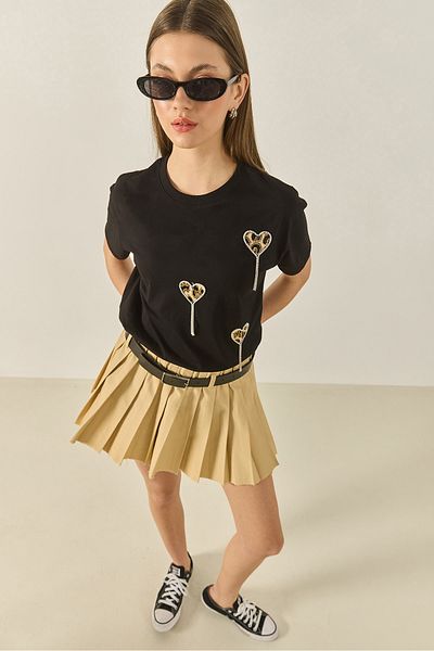Bianco Lucci Women's Leopard and Stone Detailed Heart Short Sleeve T-Shirt 60602034