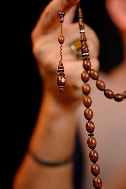 dergah tesbih Master Mücahit Şener Otantik Oyma Serisi Beyzi Kesim Yı-Lan Ağacı Tesbih