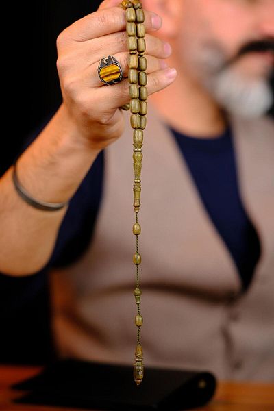 dergah tesbih Master Mucahit Şener Authentic Carving Series Capsule Cut Rosewood Rosary