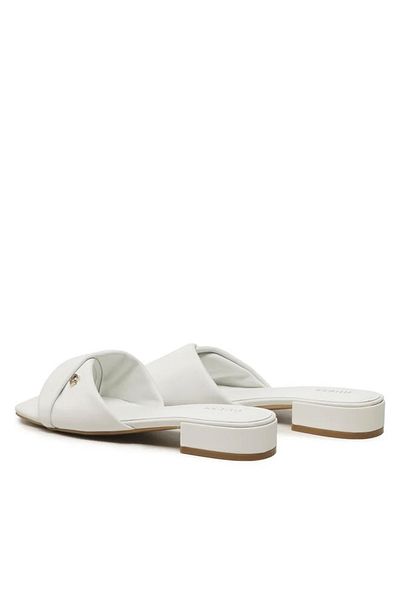 Guess ALBERT women's flip-flops white