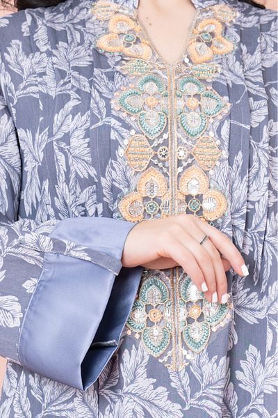 IKKXA Embroidered Leaf Print Jalabiya