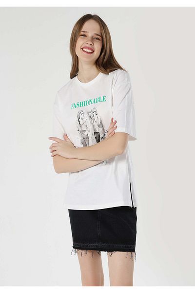 Colin's Tricou alb cu mânecă scurtă pentru femei, cu decolteu rotund, cu croială normală