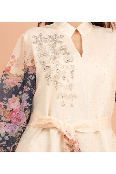 IKKXA Floral Belted Embroidery Jalabiya