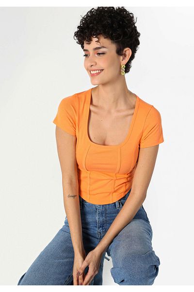 Colin's Tricou portocaliu cu mânecă scurtă pentru femei, cu guler pătrat, slim fit