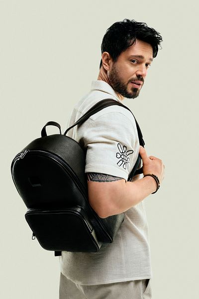 Avva Men's Black Zippered Backpack A41Y9108