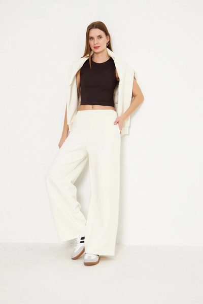 Akabi سويت شيرت نسائي بياقة دائرية إكرو