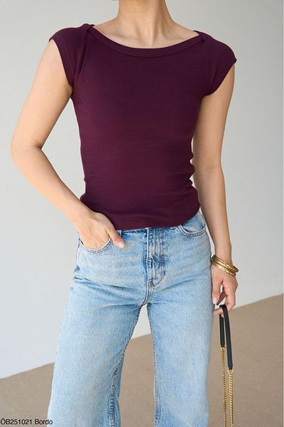 Lupies Women's Burgundy Boat Neck Knitted Body
