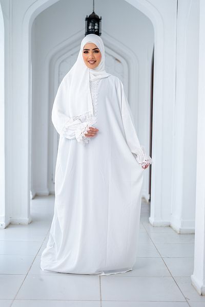 ABAYA عباية موديل الهبة بطابع نقشات اسلامية بيضاء