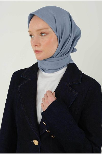 HEQA وشاح ناعم من Kraş باللون الأزرق الفاتح