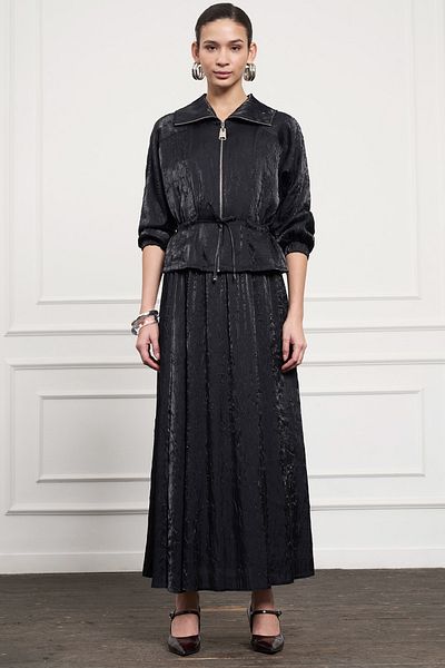 Nuss Short Jacket Skirt Suit 1039 Black with Waist Gathers