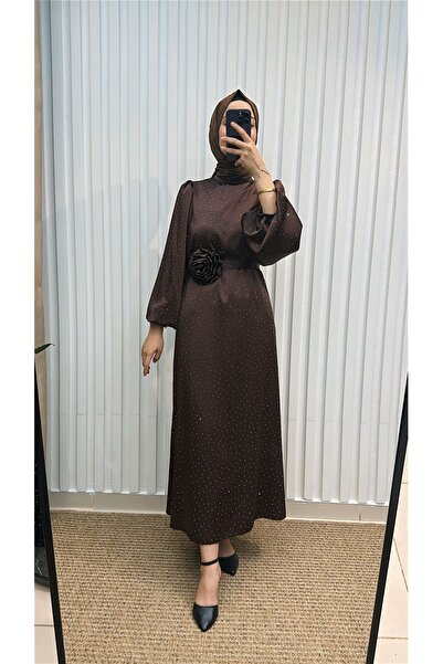 MERVE TESETTÜR Сатинове плаття з поясом з трояндами