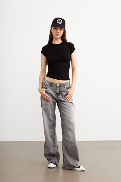 Bipantolon Γυναικείο μαύρο μπλουζάκι με κοντό μανίκι με λαιμόκοψη εξαιρετικά μαλακό