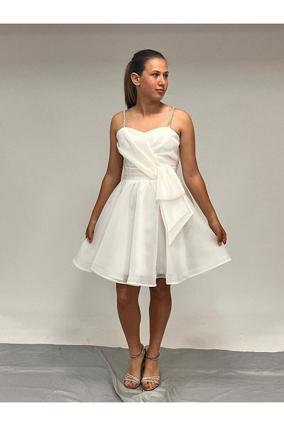 BUTİKHAPPYKİDS Βραδινό φόρεμα για κορίτσια με λουράκι από λευκό πέτρινο κορδόνι με λαιμόκοψη κοντό στο πλάι Βραδινό φόρεμα σιφόν με λεπτομέρεια αυτοζωνικής