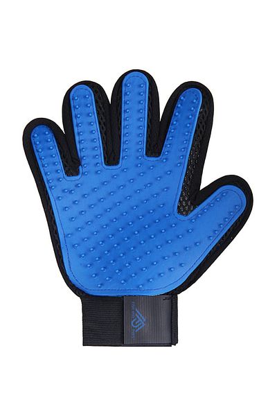Fish & Paws The Fish & Paws ® glove, a grooming brush for dogs and cats, easily removes hair