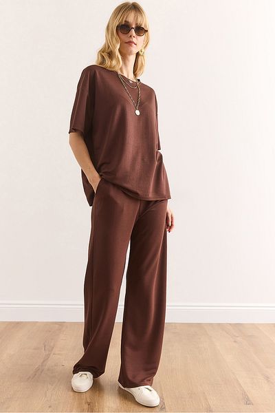 Olalook Women's Bitter Brown Bottom Pocket Pants Top T-Shirt Set Tkm-19000374