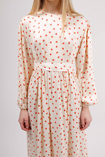 GAVLİA Φόρεμα με ζώνη με σχέδιο φράουλα σε κρεμ χρώμα