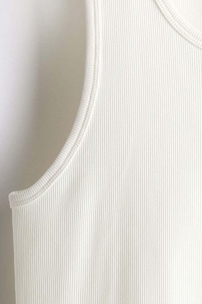 H&M قميص صدرية مضلعة بقصّة Slim Fit