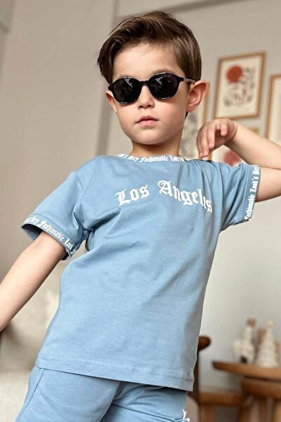 Riccotarz Хлопчачий комплект з синіми шортами, з написом на комірі та кінчиках рукавів