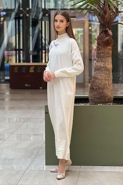 Ghisa Stone Embroidered Knitwear Dress on the Shoulder